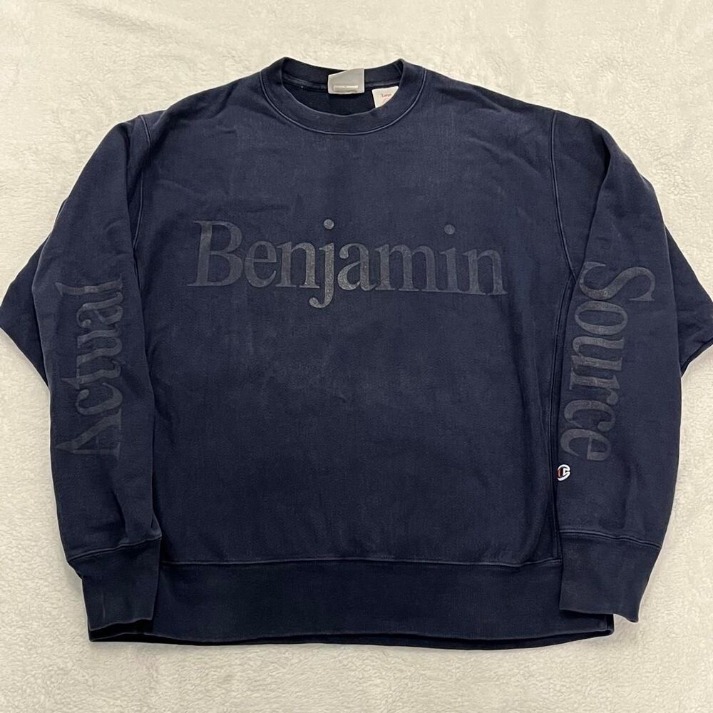 Champion Men's Navy and Blue Sweatshirt